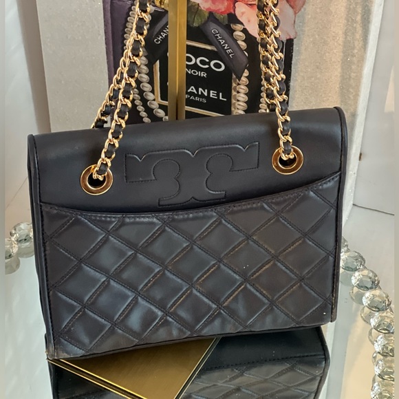 Tory Burch dark blue Quilted savannah convertible. Shoulder or crossbody bag - Picture 9 of 16
